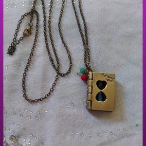 گردنبند کتاب ساعت شنی