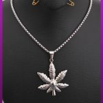 گردنبند برگ نقره ای استیل