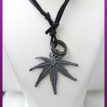 گردنبند برگ بزرگ نقره ای