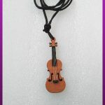 گردنبند گیتار با نخ برجسته