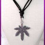 گردنبند برگ نقره ای