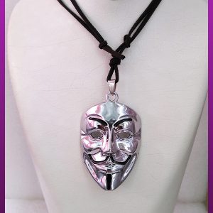 گردنبند ماسک آنونیموس نقره ای