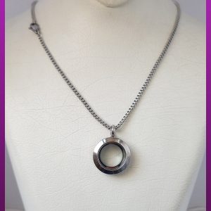 گردنبند قاب جادار نقره ای استیل