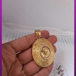 پلاک ورساچه بزرگ نگین دار طلایی