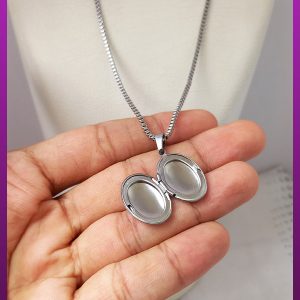 گردنبند قاب عکس بیضی جادار نقره ای استیل