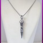 گردنبند چاقو پرتابی نقره ای استیل