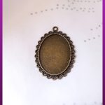 خرج کار قاب بیضی حاشیه دار بزرگ