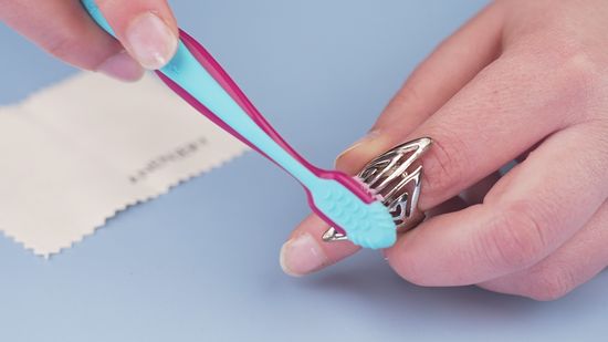 تمیز کردن انگشتر استیل