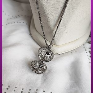 آویز یا گردنبند توپی دایره جادار بازشو فلزی نقره ای طرح 3