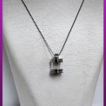 گردنبند خمره استوانه شیشه ای نقره ای کوچک بازشو مناسب مو و خاک استیل