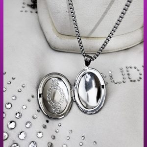 گردنبند قاب عکس بیضی نقره ای استیل (طرحدار یکرو ساده)